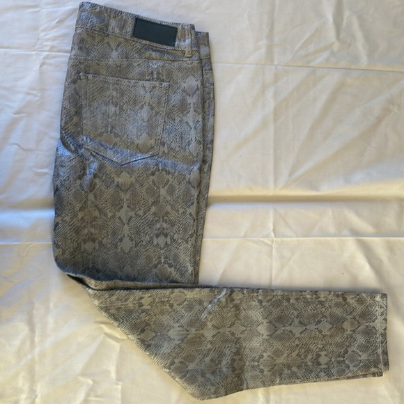 Tinseltown Snake Print jeans matalic sheen , never worn . - Picture 7 of 10